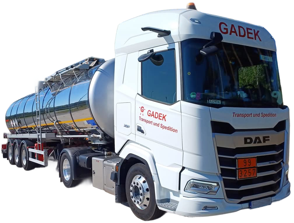 Nowoczesny zestaw transportowy GADEK z nierdzewną cysterną i oznaczeniami ADR – specjalistyczny przewóz asfaltów.